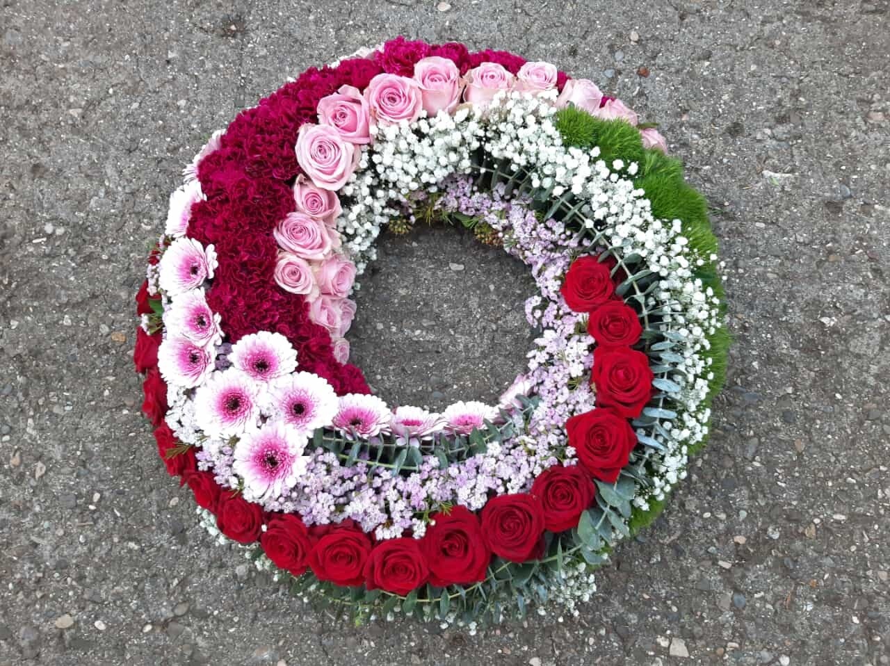 Trauer-Kranz, Blütenkranz Spiraloptik rosa-rot, ca. 50 cm